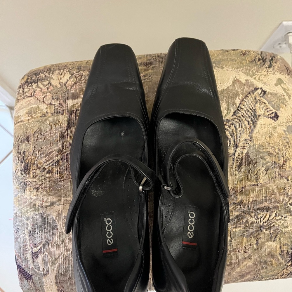 Black Ecco shoes